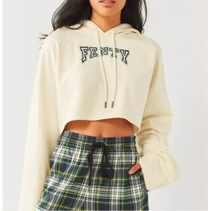 𝅺puma Savage x Fenty by Rihanna Cropped Cream Hoodie Size Medium D (Wide)